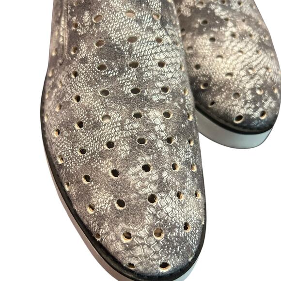 JOHNSTON & MURPHY Flex Perforated Suede Snake Slip On Loafer SZ 8M Gray Silver - Picture 2 of 6